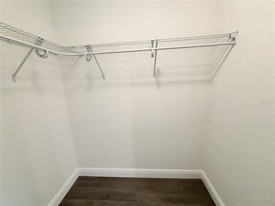 合同活跃: $225,900 (3 贝兹, 2 浴室, 1317 平方英尺)