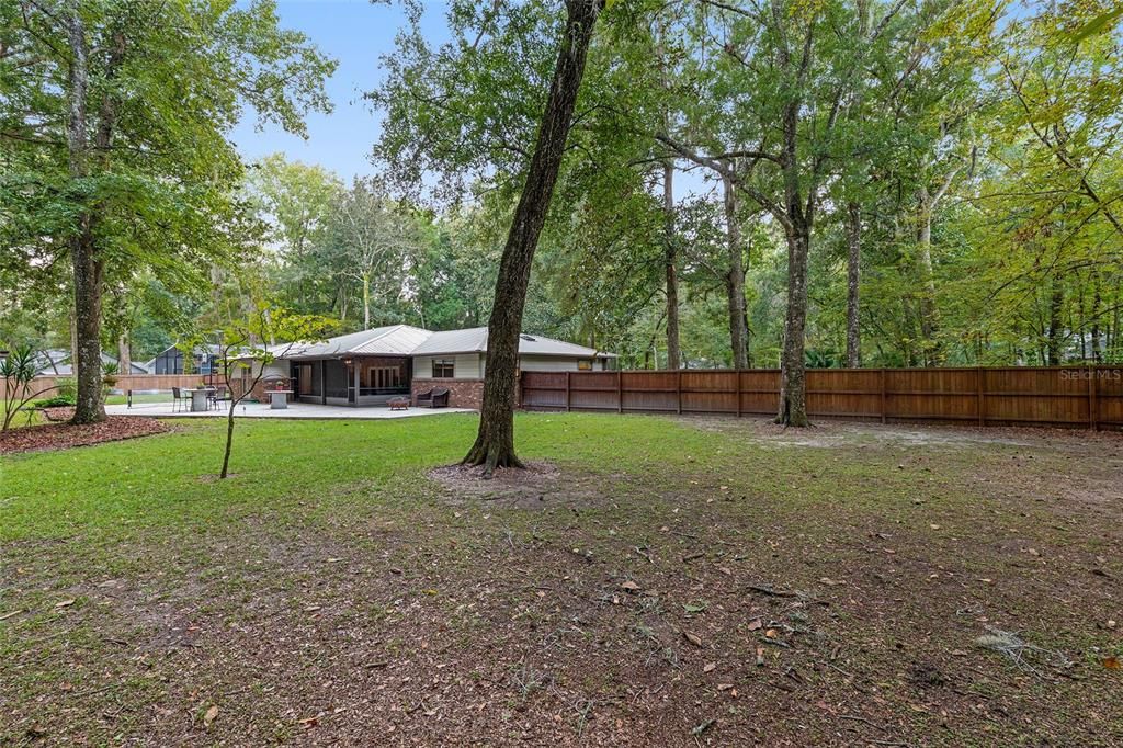 合同活跃: $469,000 (4 贝兹, 3 浴室, 2427 平方英尺)