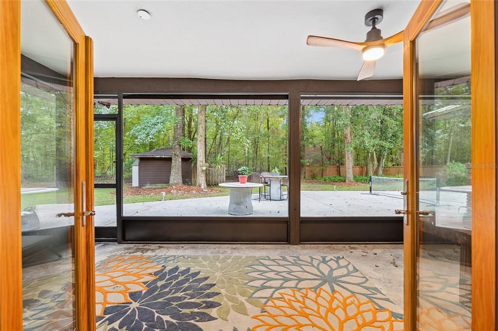 合同活跃: $469,000 (4 贝兹, 3 浴室, 2427 平方英尺)