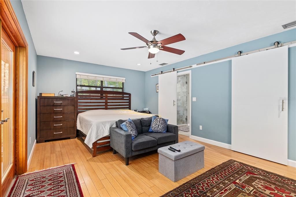 合同活跃: $469,000 (4 贝兹, 3 浴室, 2427 平方英尺)