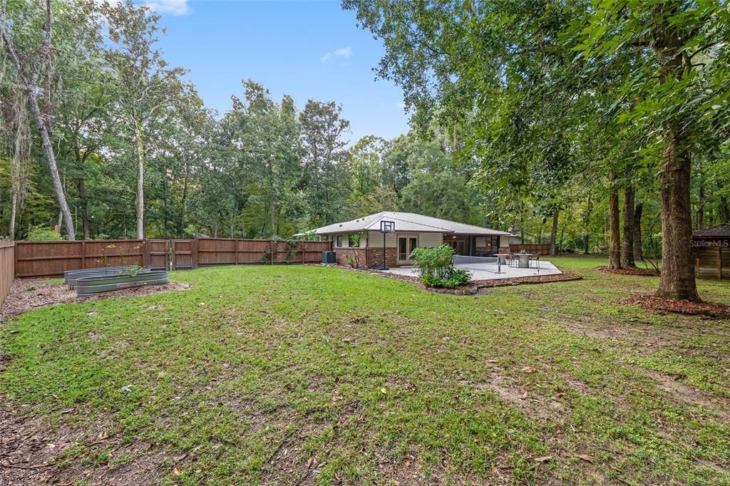 合同活跃: $469,000 (4 贝兹, 3 浴室, 2427 平方英尺)