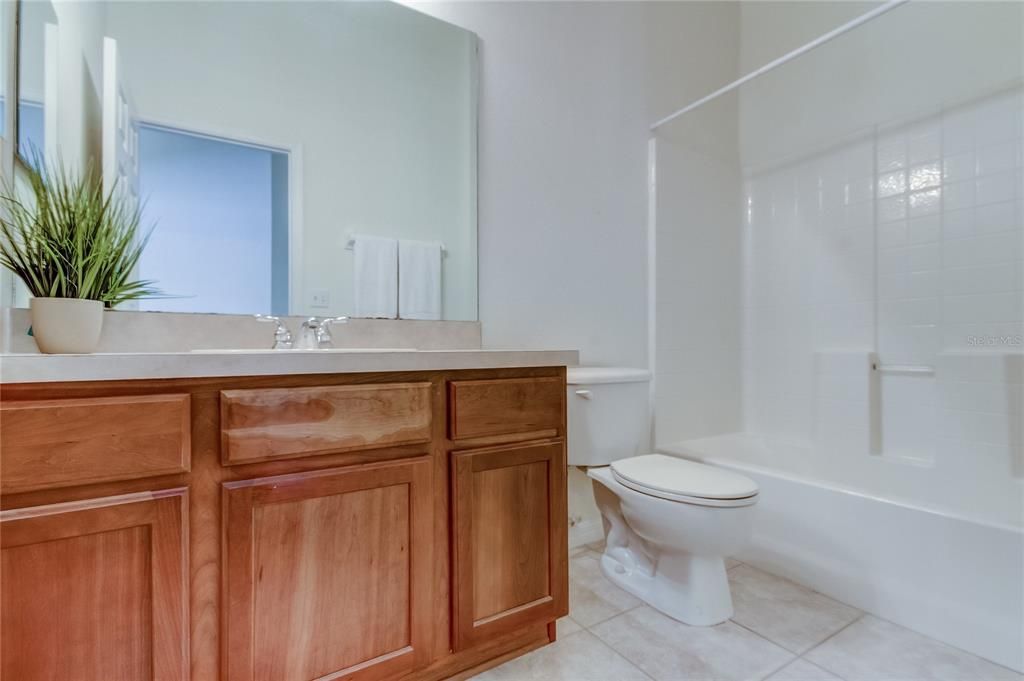 For Rent: $2,000 (3 beds, 2 baths, 1513 Square Feet)