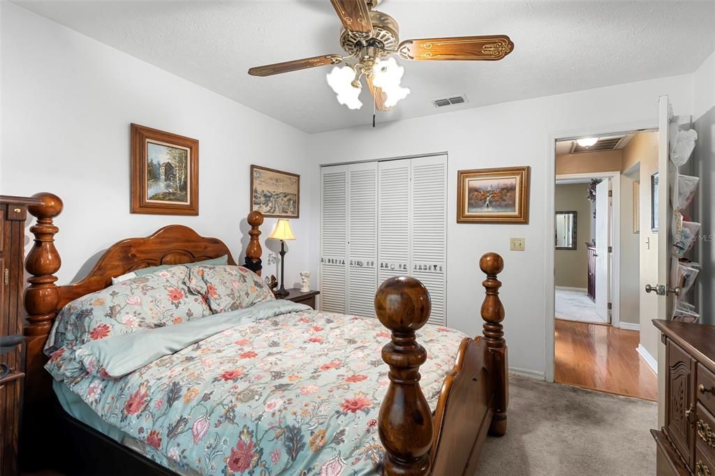 Под контрактом: $360,000 (3 спален, 2 ванн, 1648 Квадратных фут)