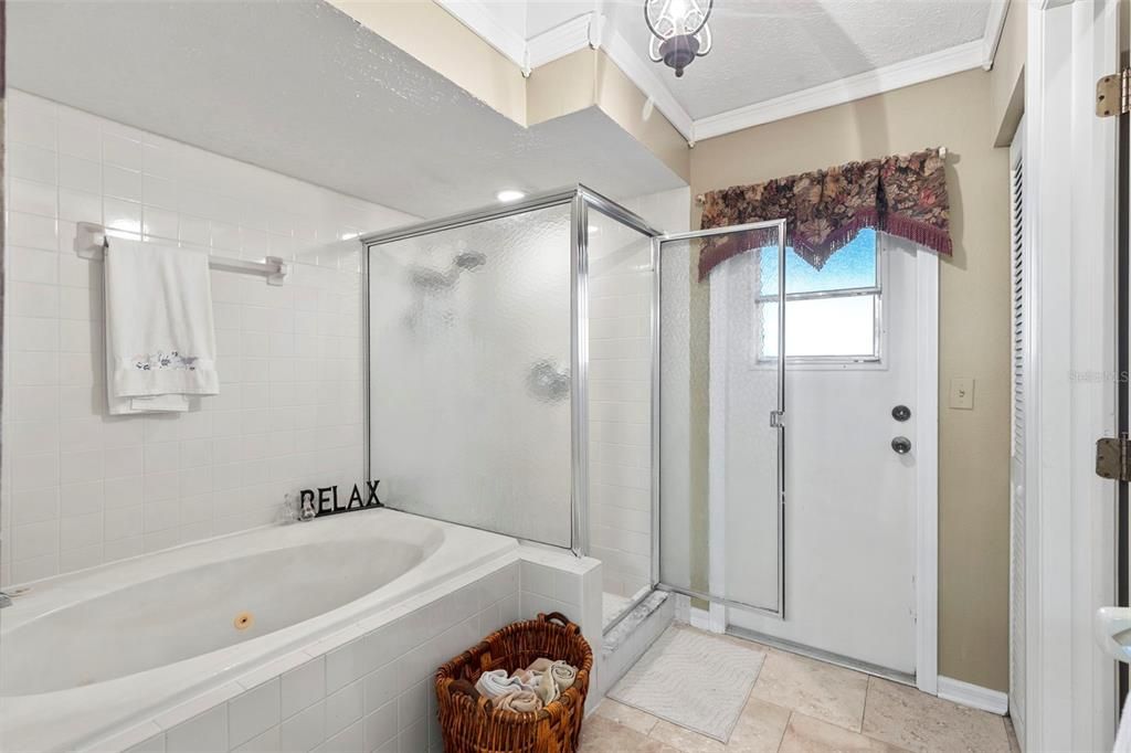 Под контрактом: $360,000 (3 спален, 2 ванн, 1648 Квадратных фут)