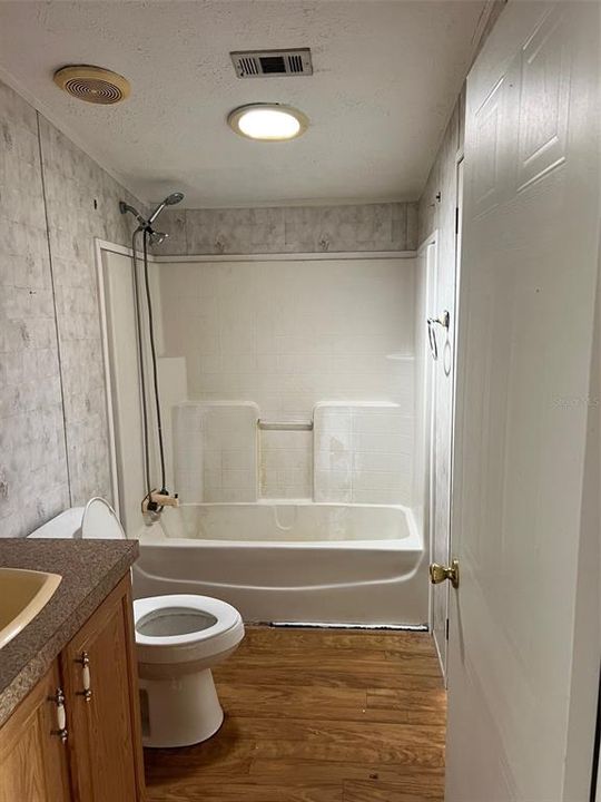 For Sale: $159,900 (4 beds, 2 baths, 2356 Square Feet)