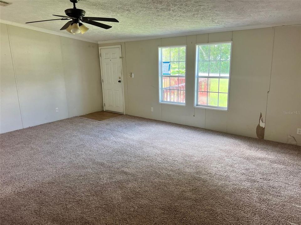 For Sale: $159,900 (4 beds, 2 baths, 2356 Square Feet)