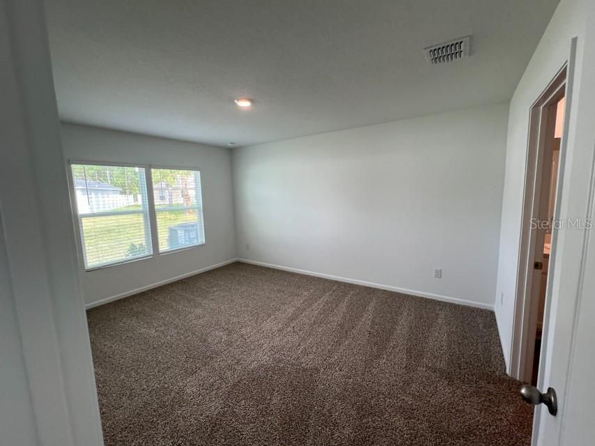 Под контрактом: $345,000 (4 спален, 2 ванн, 1862 Квадратных фут)