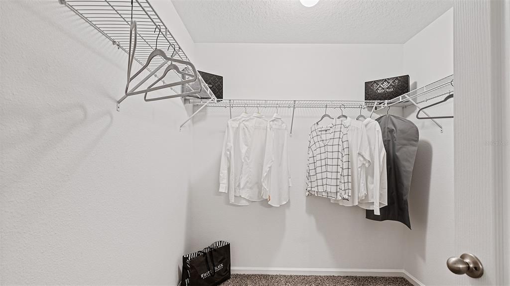 Под контрактом: $345,000 (4 спален, 2 ванн, 1862 Квадратных фут)