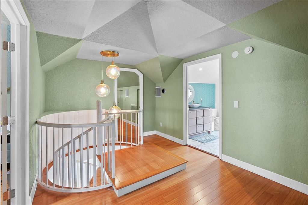 For Sale: $849,000 (5 beds, 2 baths, 2376 Square Feet)