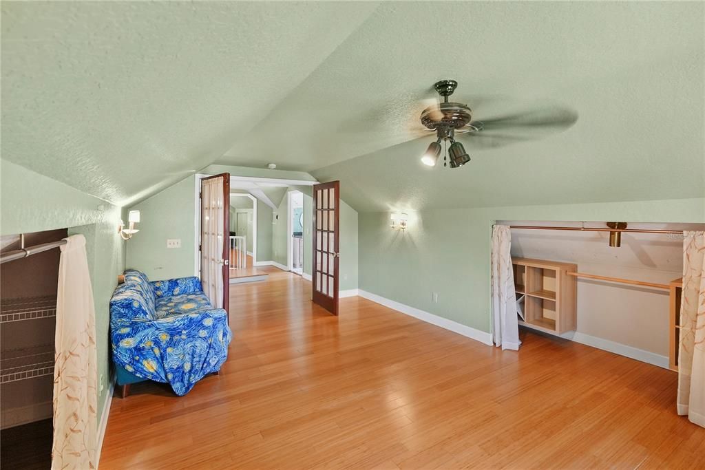 For Sale: $849,000 (5 beds, 2 baths, 2376 Square Feet)