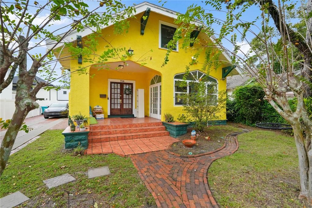 For Sale: $849,000 (5 beds, 2 baths, 2376 Square Feet)