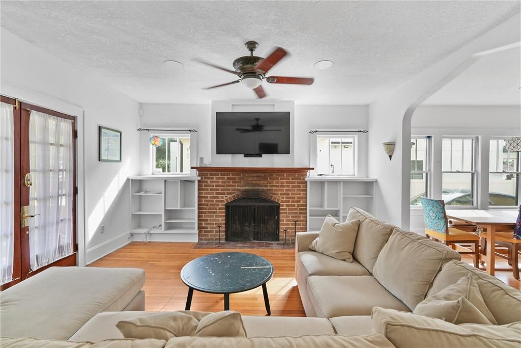 For Sale: $849,000 (5 beds, 2 baths, 2376 Square Feet)