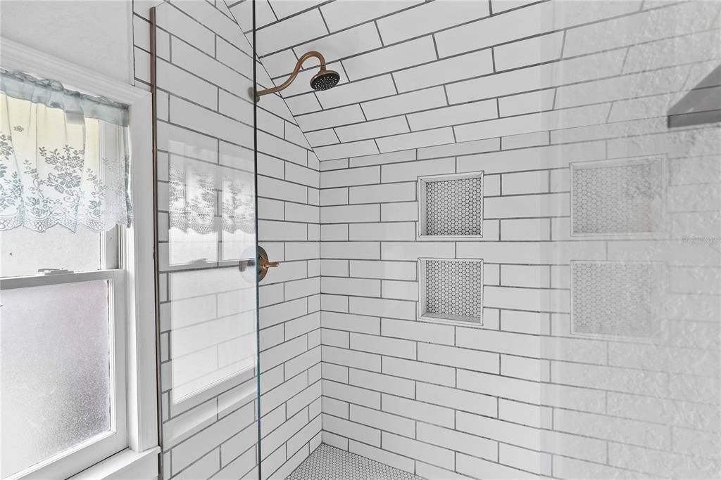 For Sale: $849,000 (5 beds, 2 baths, 2376 Square Feet)