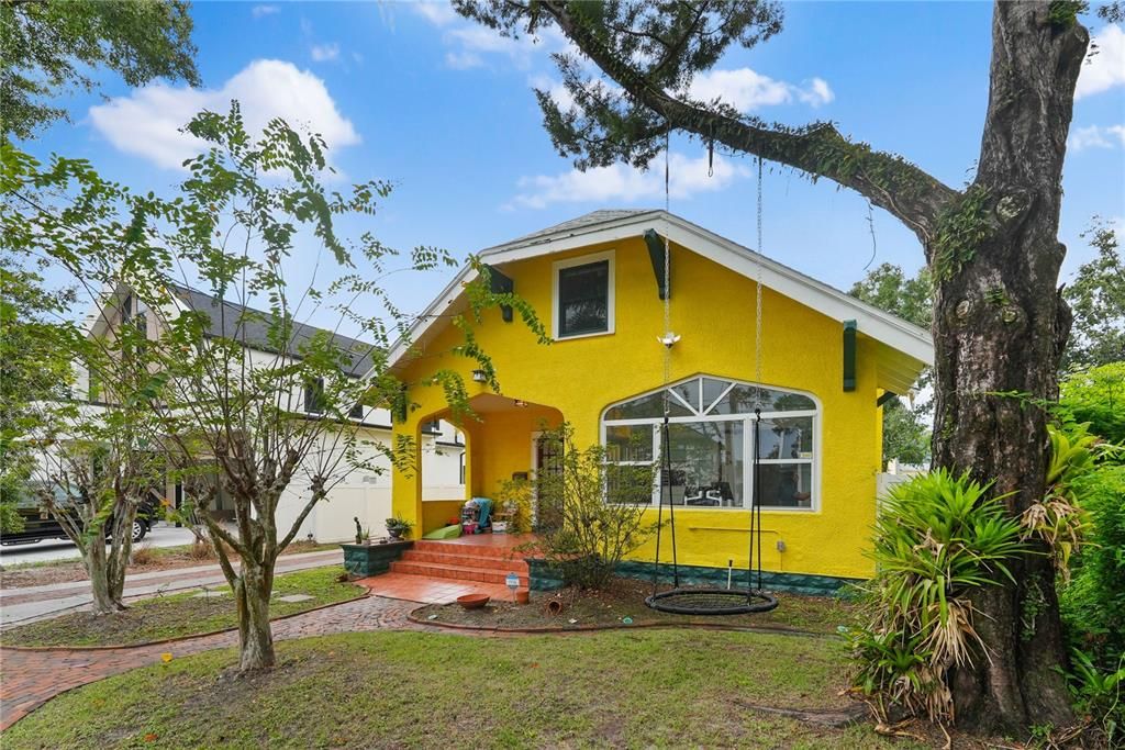 For Sale: $849,000 (5 beds, 2 baths, 2376 Square Feet)