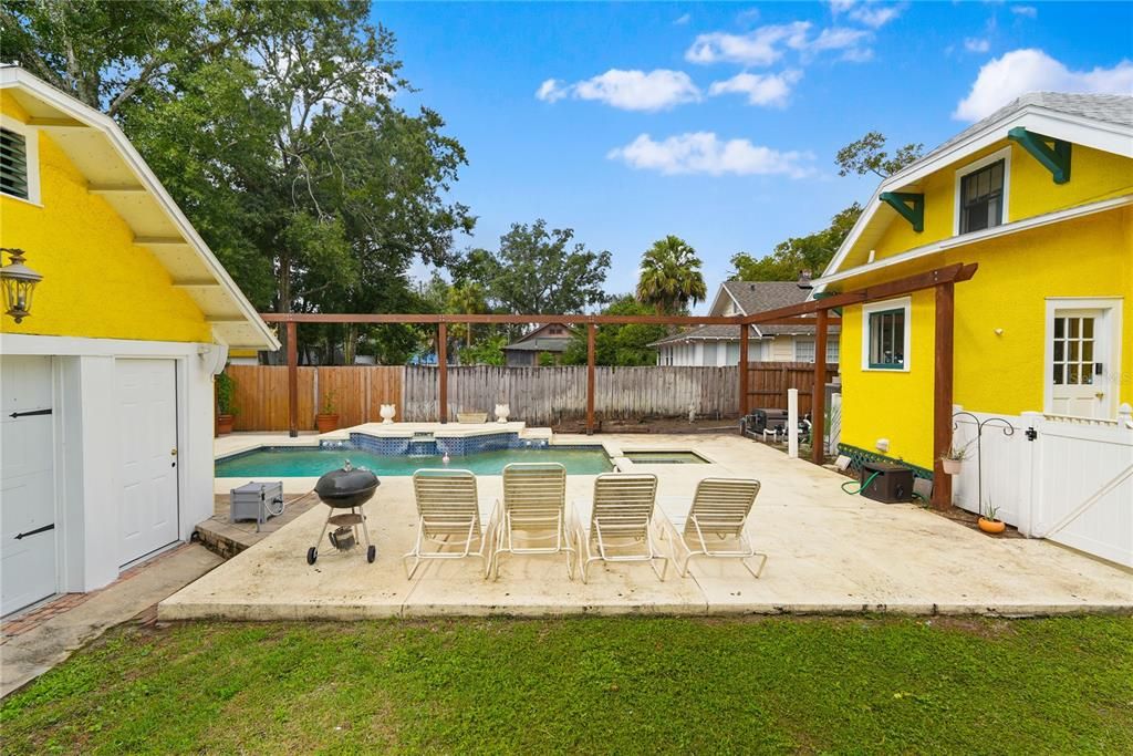 For Sale: $849,000 (5 beds, 2 baths, 2376 Square Feet)
