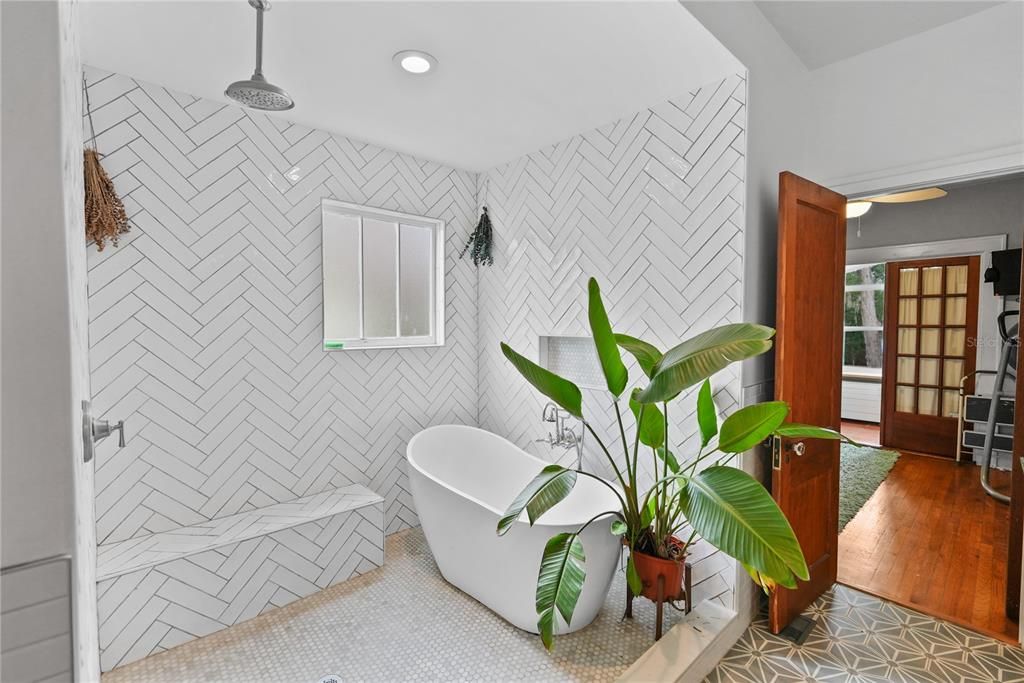 For Sale: $849,000 (5 beds, 2 baths, 2376 Square Feet)