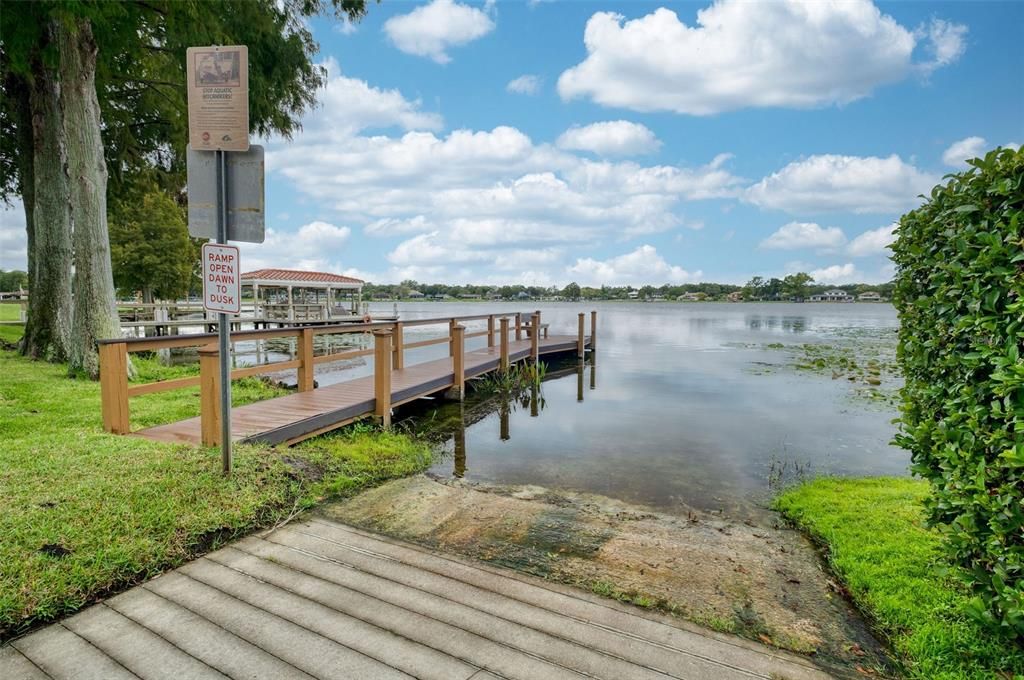 合同活跃: $1,195,000 (5 贝兹, 4 浴室, 4277 平方英尺)