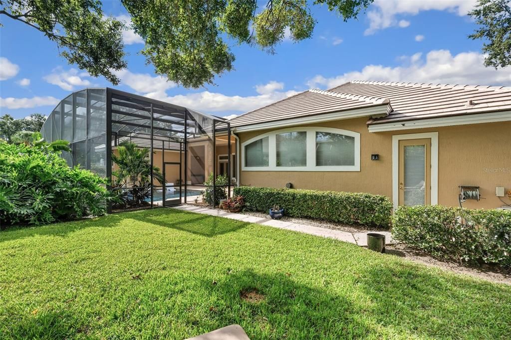 合同活跃: $1,195,000 (5 贝兹, 4 浴室, 4277 平方英尺)