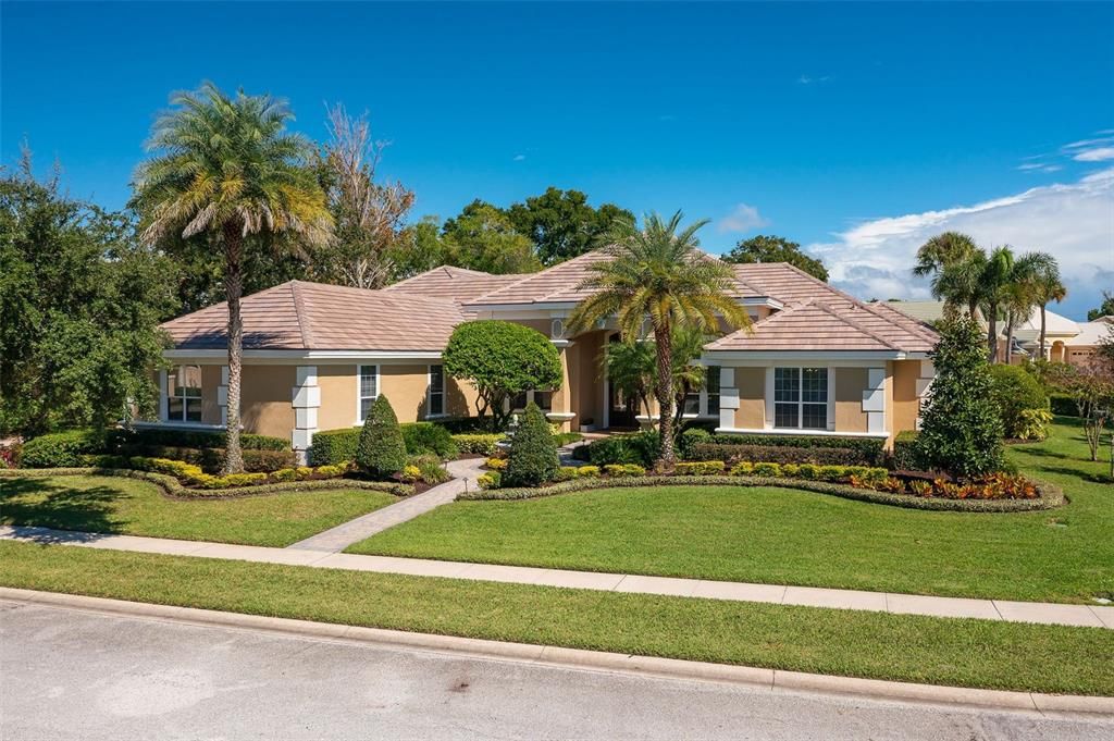 合同活跃: $1,195,000 (5 贝兹, 4 浴室, 4277 平方英尺)