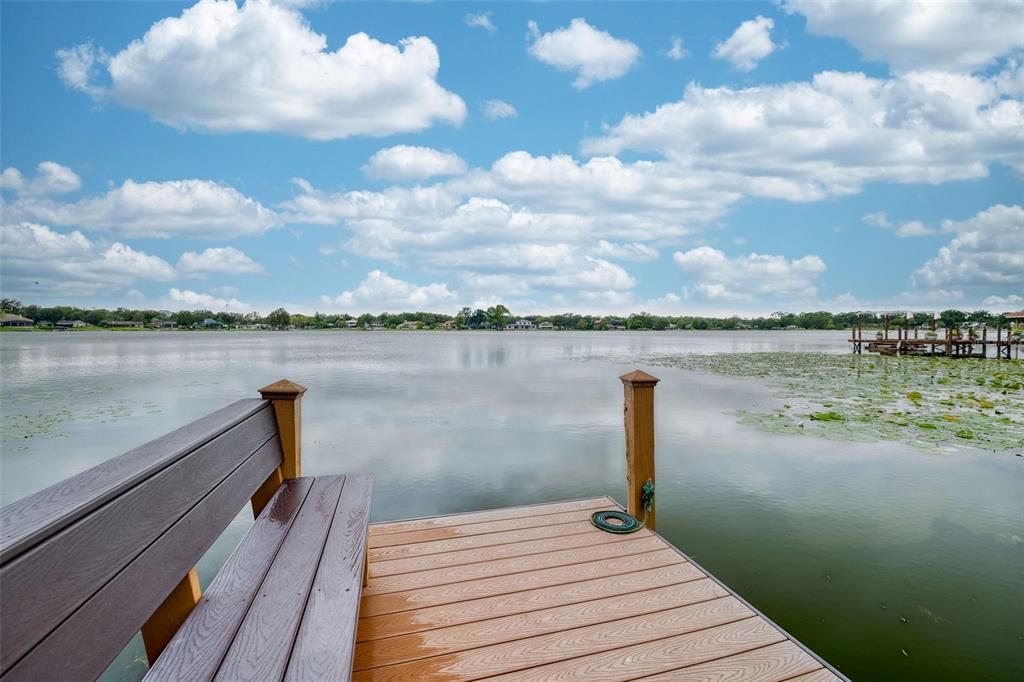 合同活跃: $1,195,000 (5 贝兹, 4 浴室, 4277 平方英尺)