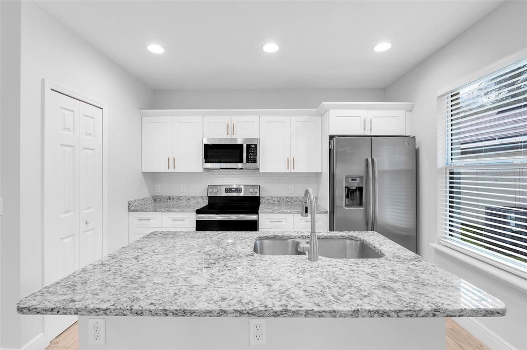 待售: $334,799 (4 贝兹, 2 浴室, 1605 平方英尺)