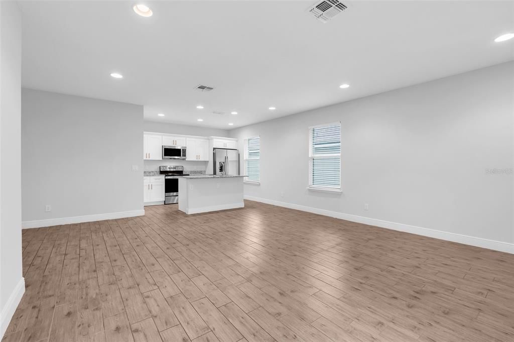 待售: $334,799 (4 贝兹, 2 浴室, 1605 平方英尺)