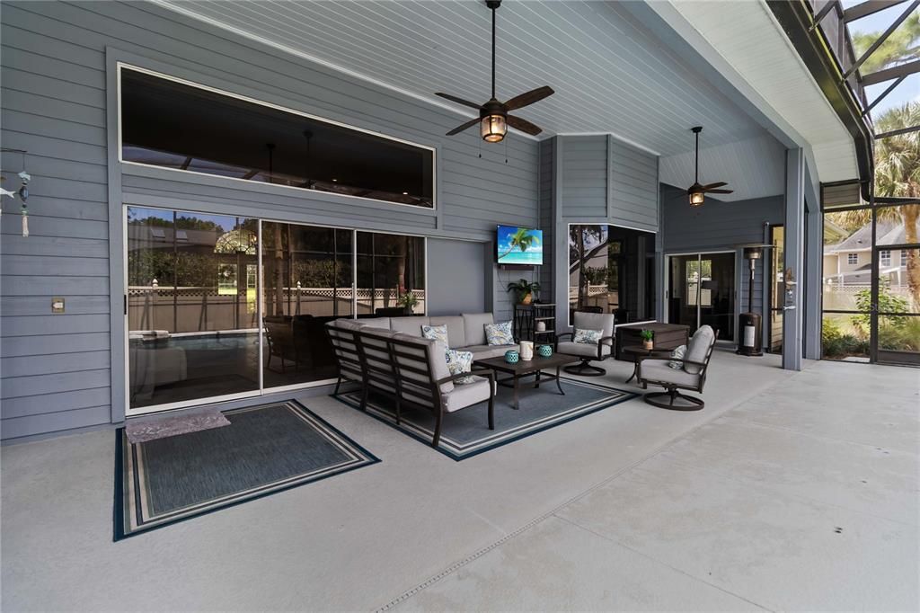 For Sale: $750,000 (4 beds, 2 baths, 2438 Square Feet)