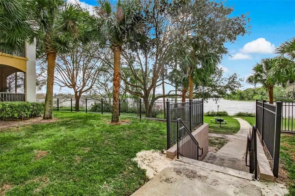 For Rent: $1,225 (1 beds, 1 baths, 707 Square Feet)