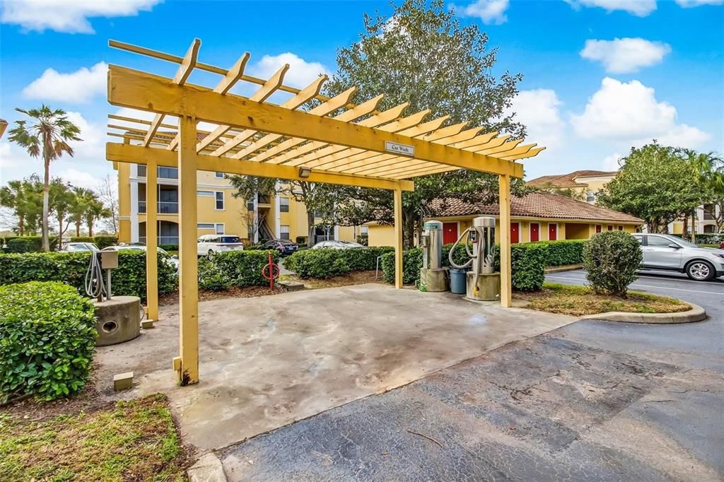 For Rent: $1,225 (1 beds, 1 baths, 707 Square Feet)