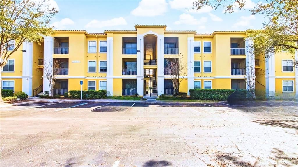 For Rent: $1,225 (1 beds, 1 baths, 707 Square Feet)