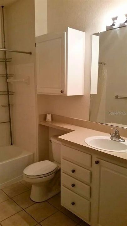 For Rent: $1,225 (1 beds, 1 baths, 707 Square Feet)