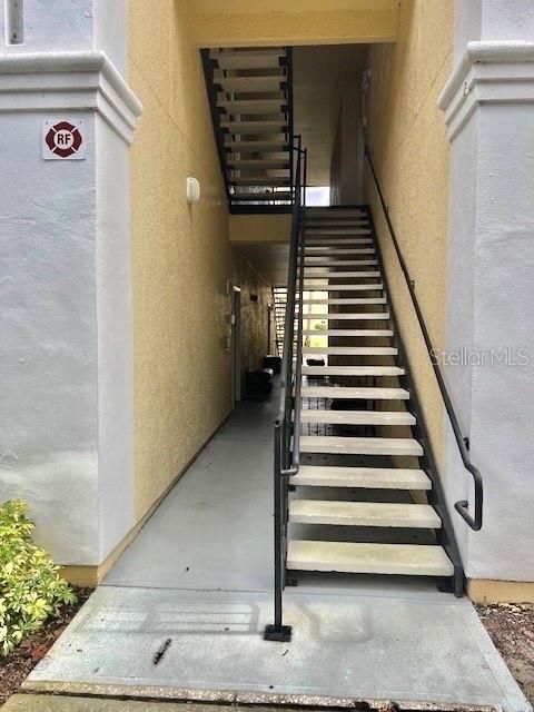 For Rent: $1,225 (1 beds, 1 baths, 707 Square Feet)