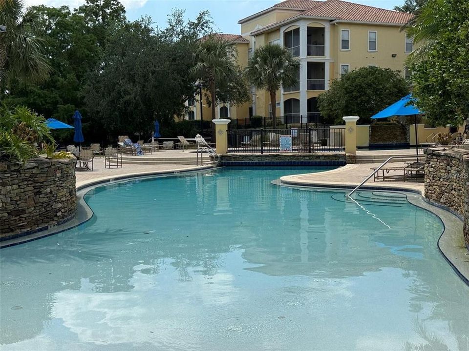 For Rent: $1,225 (1 beds, 1 baths, 707 Square Feet)