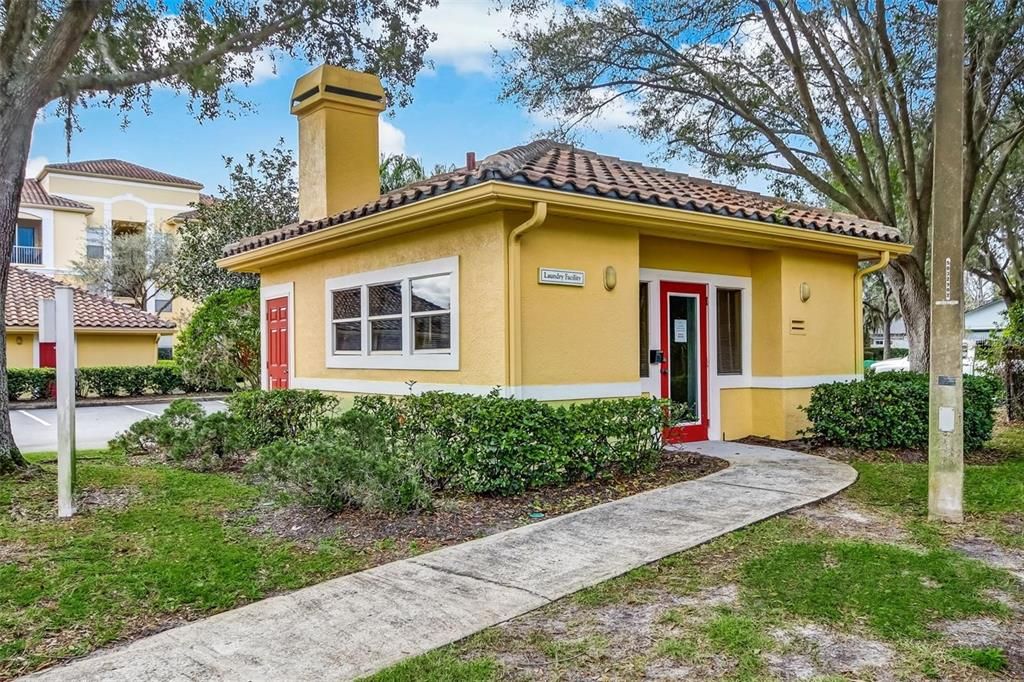 For Rent: $1,225 (1 beds, 1 baths, 707 Square Feet)