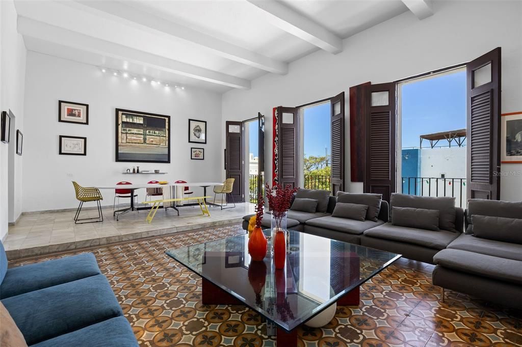 En Venta: $1,800,000 (3 camas, 3 baños, 1998 Pies cuadrados)