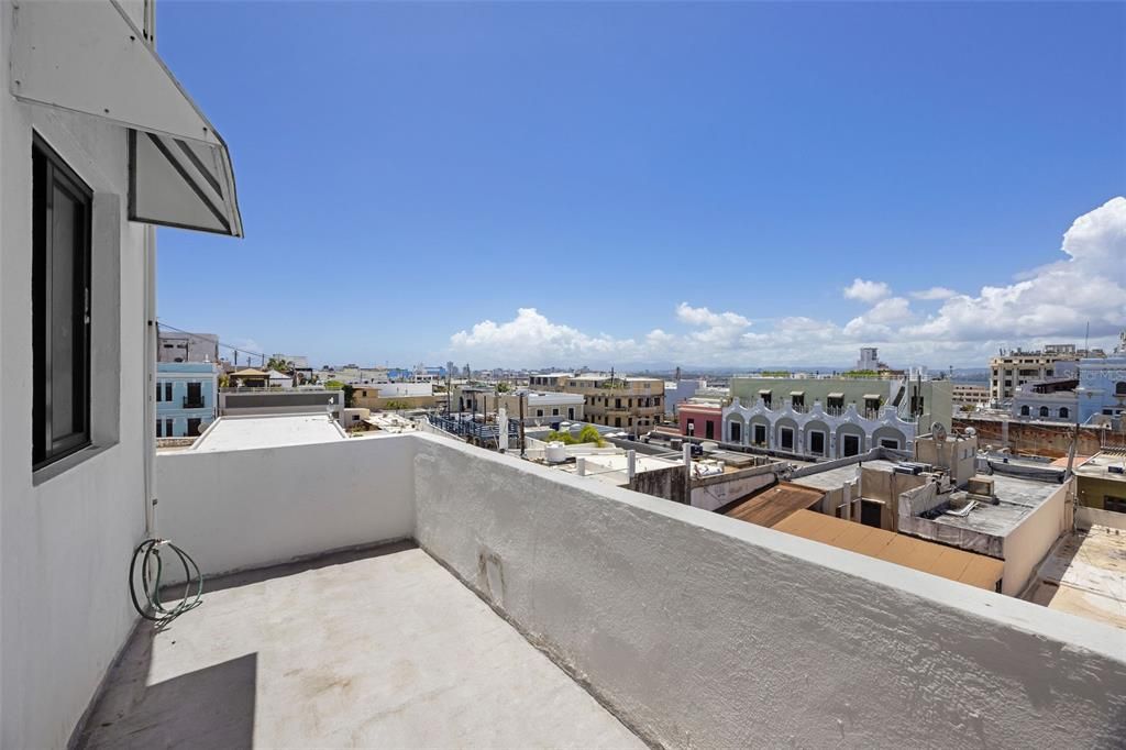 En Venta: $1,800,000 (3 camas, 3 baños, 1998 Pies cuadrados)