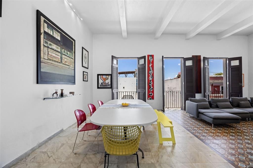 En Venta: $1,800,000 (3 camas, 3 baños, 1998 Pies cuadrados)