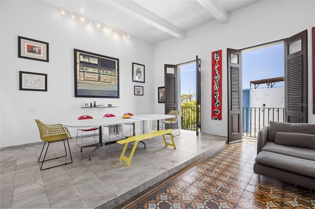 En Venta: $1,800,000 (3 camas, 3 baños, 1998 Pies cuadrados)