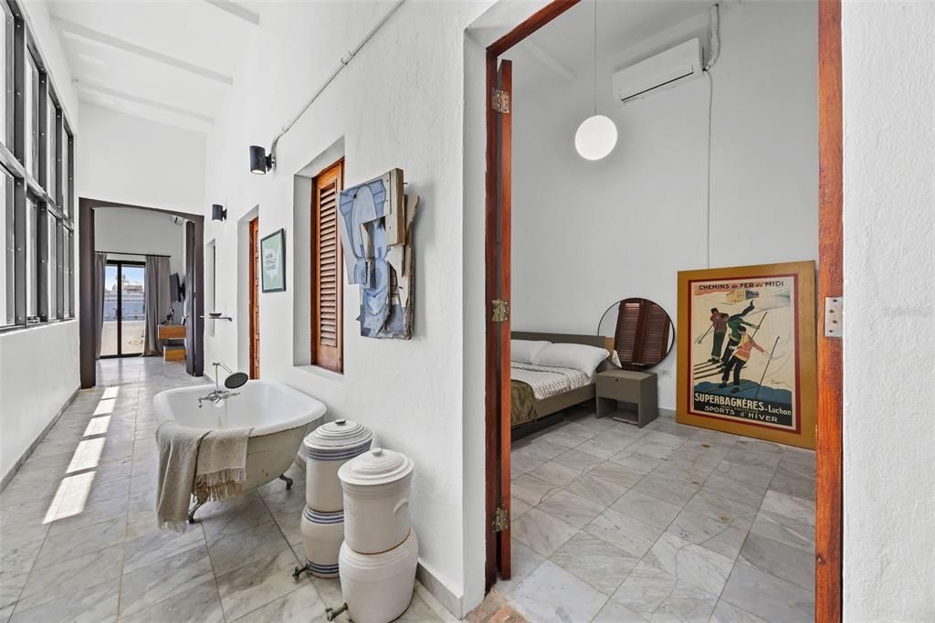 En Venta: $1,800,000 (3 camas, 3 baños, 1998 Pies cuadrados)