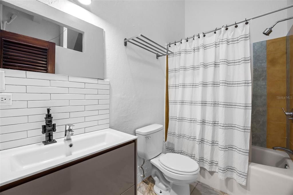 En Venta: $1,800,000 (3 camas, 3 baños, 1998 Pies cuadrados)