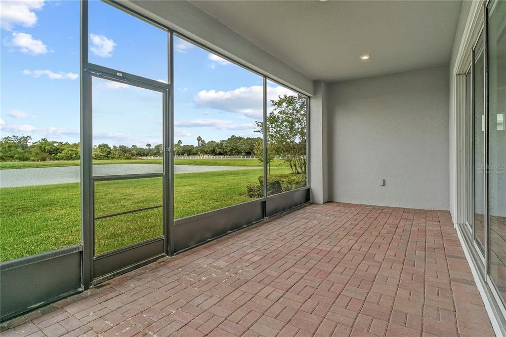 For Sale: $800,000 (5 beds, 4 baths, 3179 Square Feet)