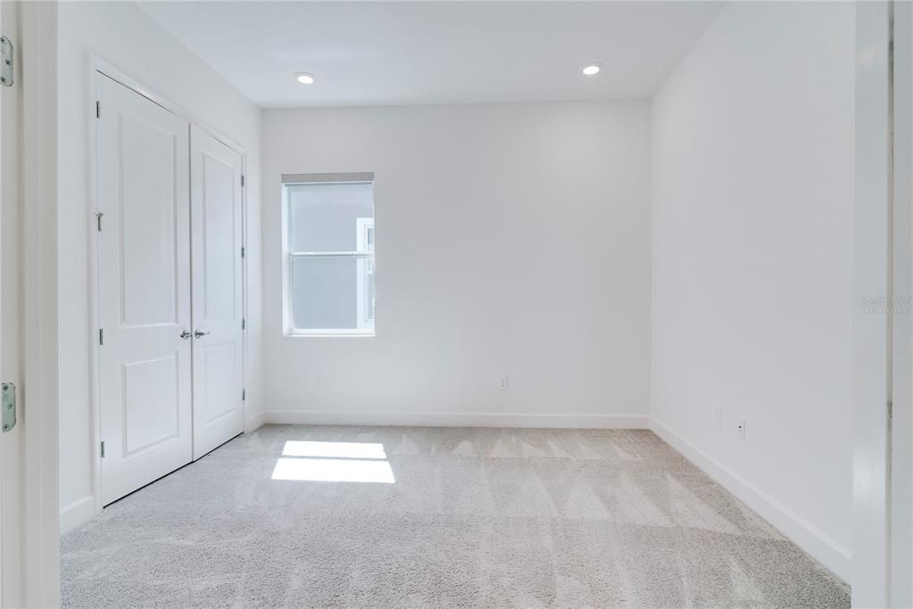 For Sale: $800,000 (5 beds, 4 baths, 3179 Square Feet)