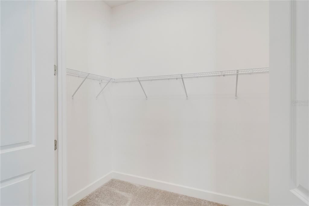 For Sale: $800,000 (5 beds, 4 baths, 3179 Square Feet)