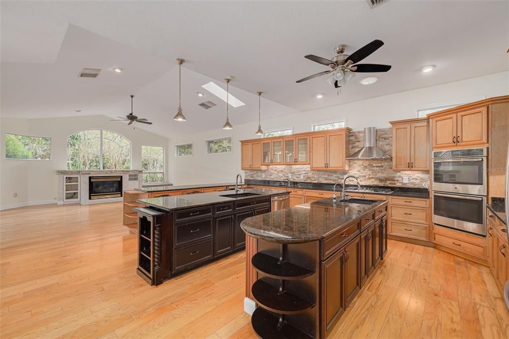 For Sale: $1,199,000 (4 beds, 4 baths, 4562 Square Feet)