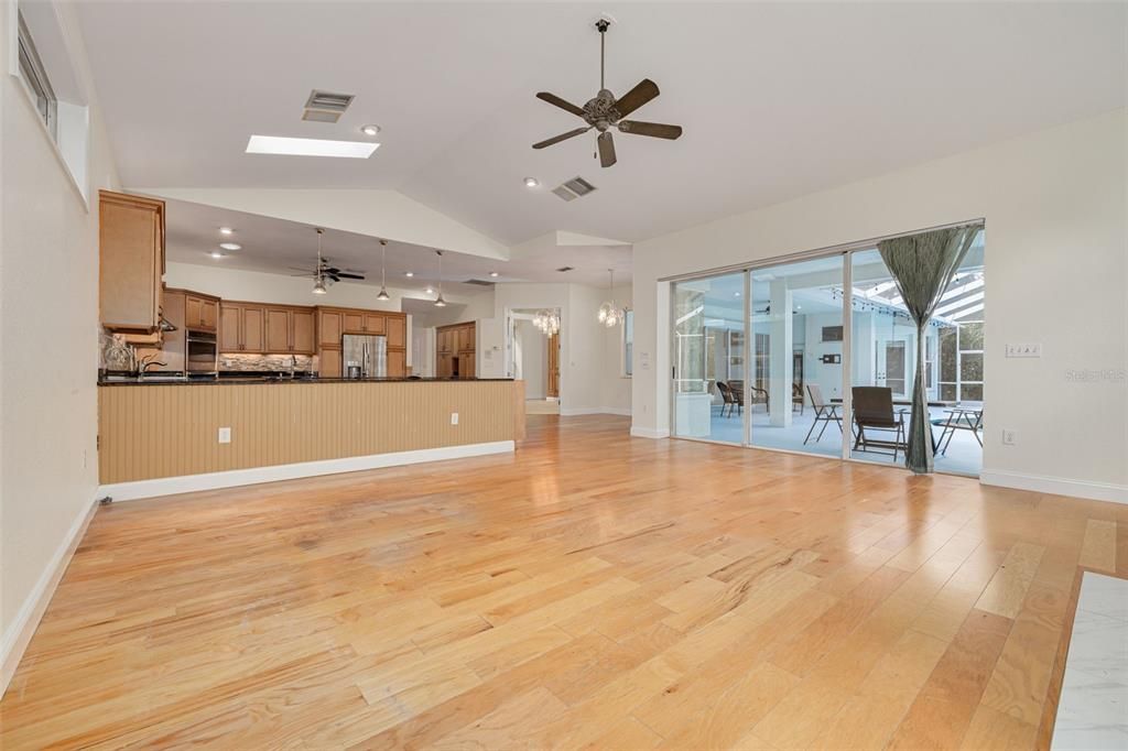 For Sale: $1,199,000 (4 beds, 4 baths, 4562 Square Feet)