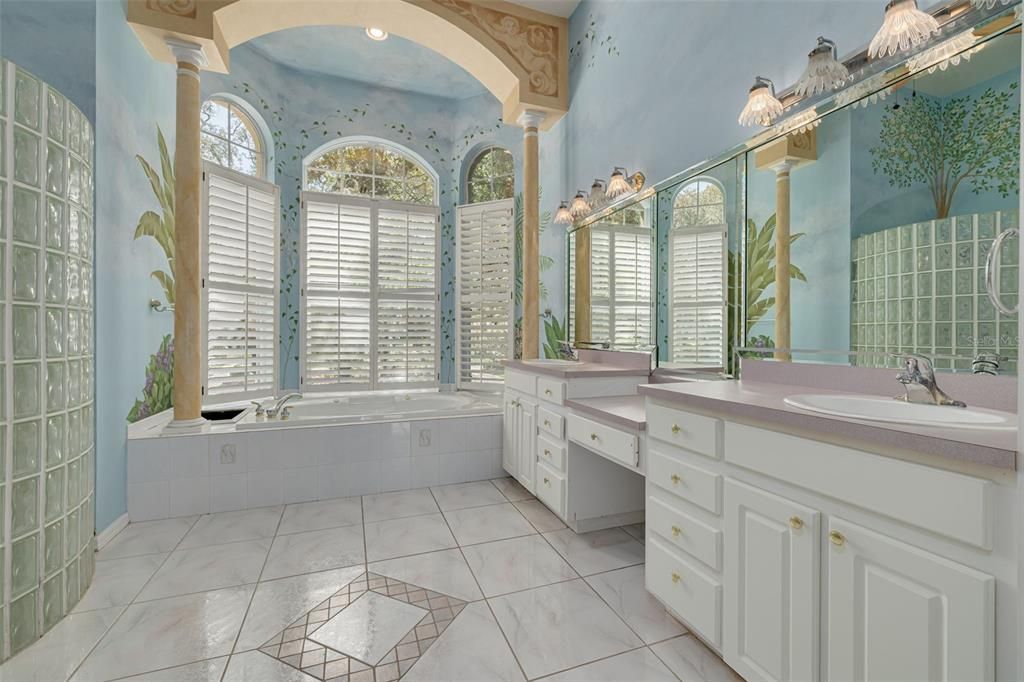 For Sale: $1,199,000 (4 beds, 4 baths, 4562 Square Feet)