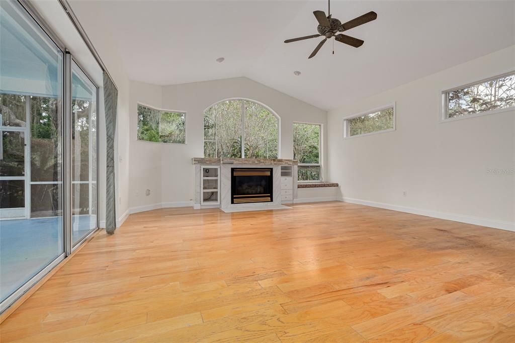 For Sale: $1,199,000 (4 beds, 4 baths, 4562 Square Feet)