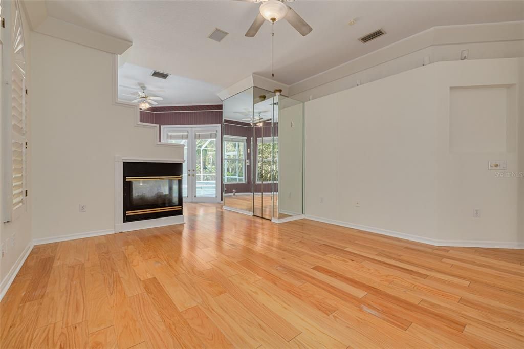 For Sale: $1,199,000 (4 beds, 4 baths, 4562 Square Feet)