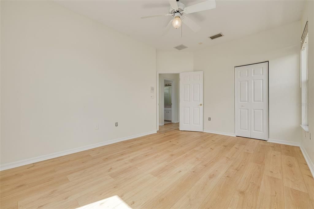 For Sale: $1,199,000 (4 beds, 4 baths, 4562 Square Feet)