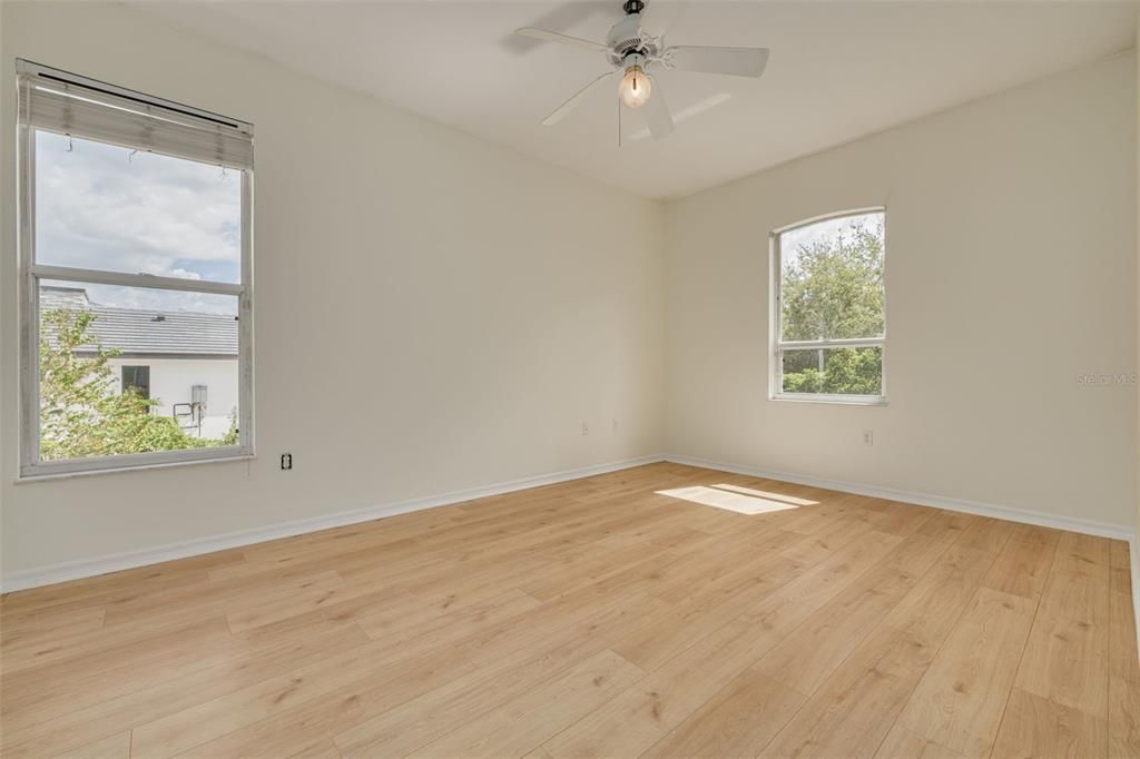 For Sale: $1,199,000 (4 beds, 4 baths, 4562 Square Feet)